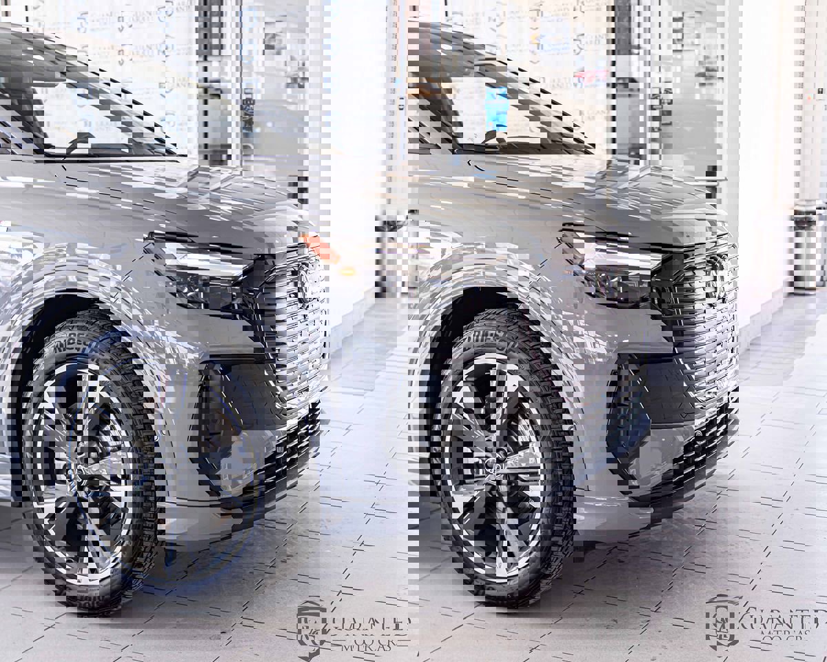 Used 2024 Audi Q4 e-tron Premium Plus w/ Premium Plus image 4