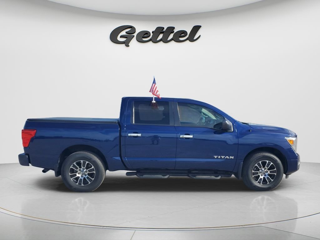 Used 2021 Nissan Titan SV w/ SV Convenience Package image 3