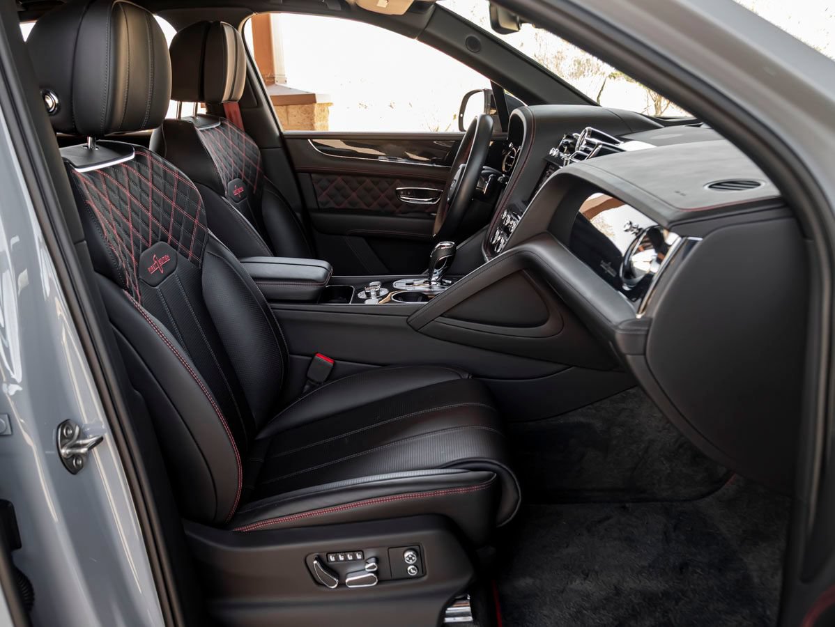 Certified 2022 Bentley Bentayga AWD/4WD image 2