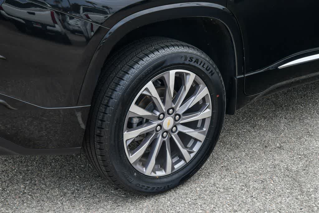 Used 2022 Chevrolet Traverse Premier FWD image 10