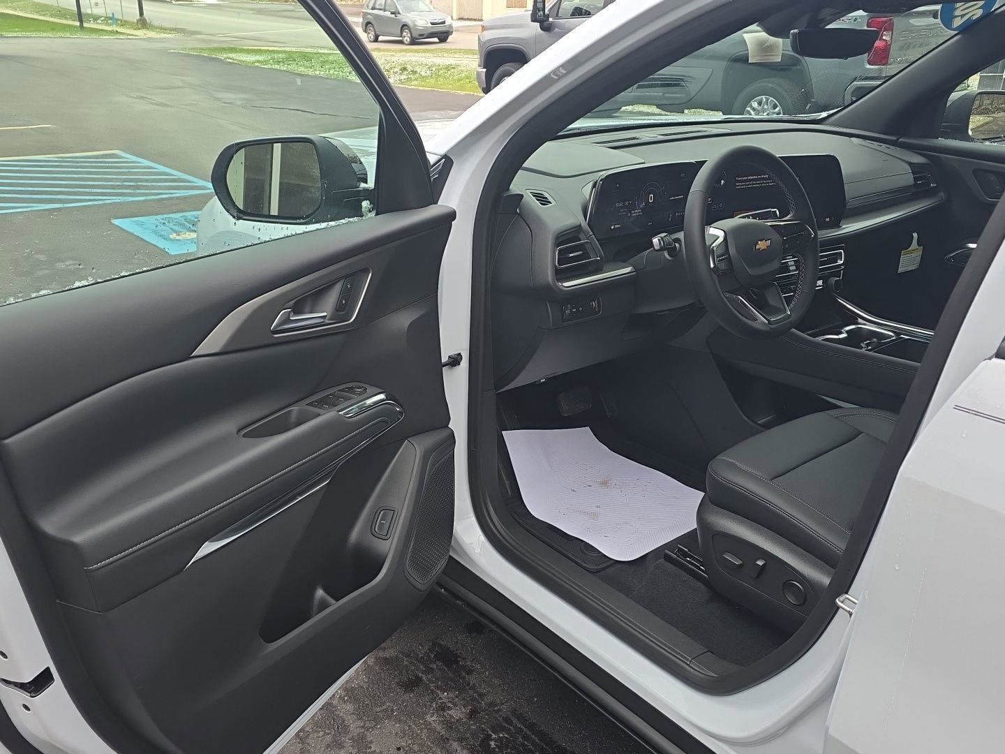 New 2026 Chevrolet Traverse LT w/ Sun and Wheel Package image 10