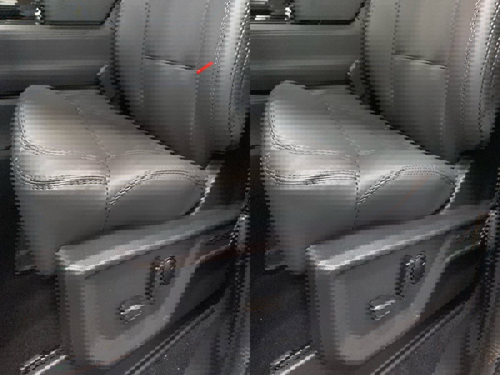 New 2026 Ford Expedition Active image 27