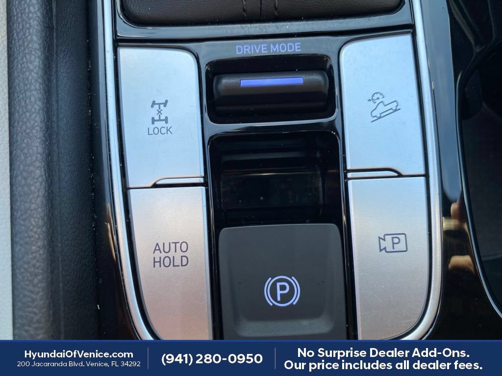 Certified 2025 Hyundai Santa Cruz Limited AWD/4WD image 16
