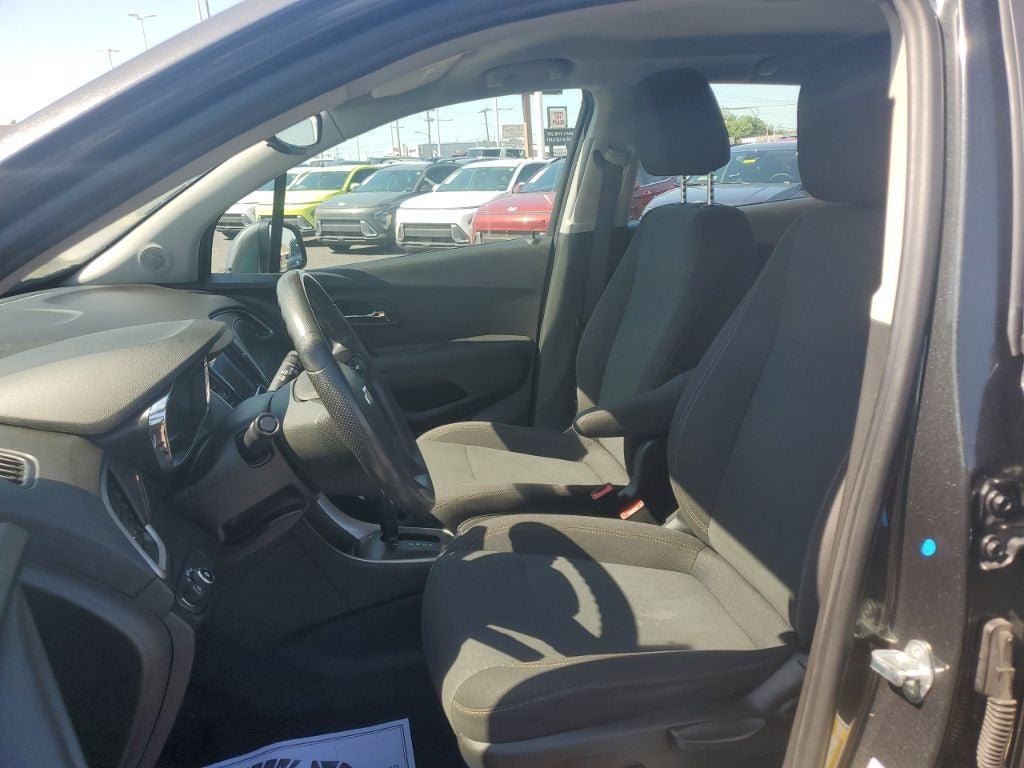 Used 2020 Chevrolet Trax LS FWD image 14