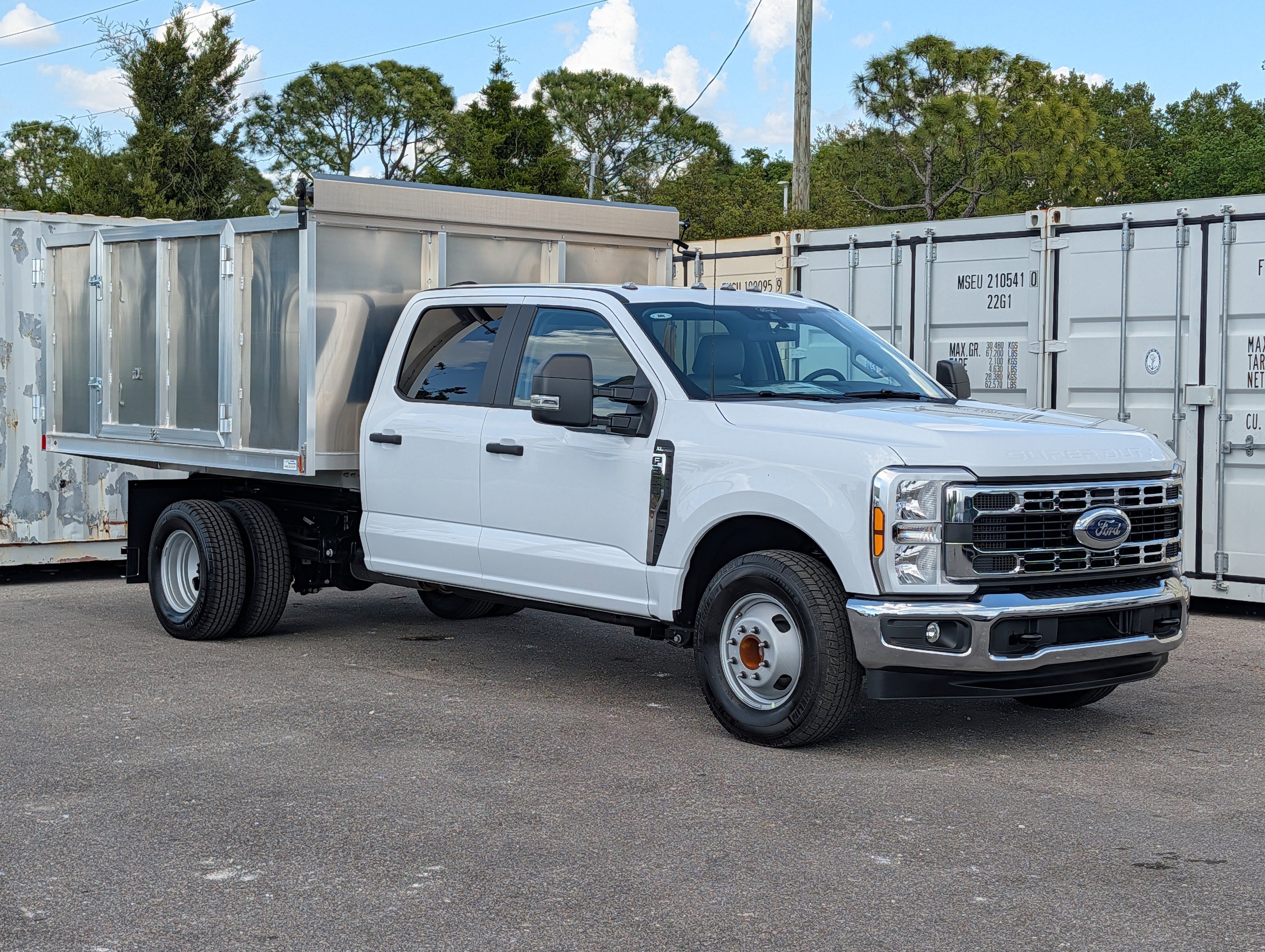 New 2026 Ford F350 XL w/ XL Chrome Package RWD image 3