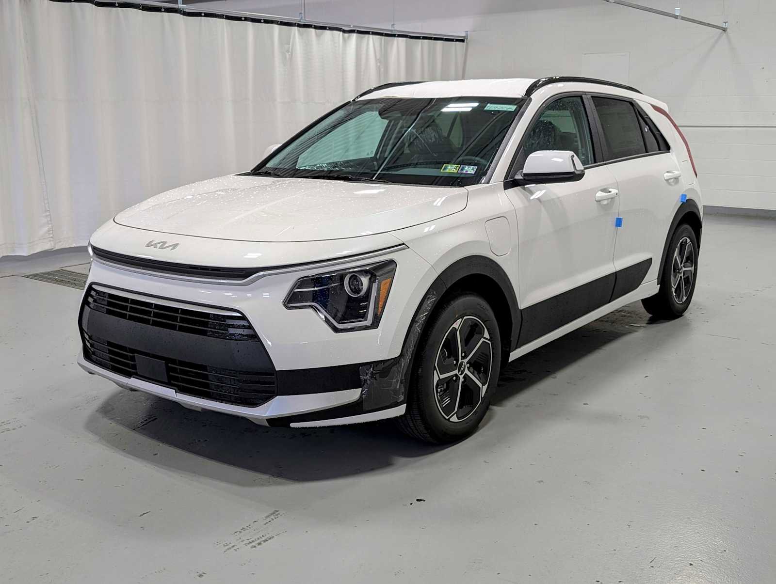 New 2025 Kia Niro EX image 1