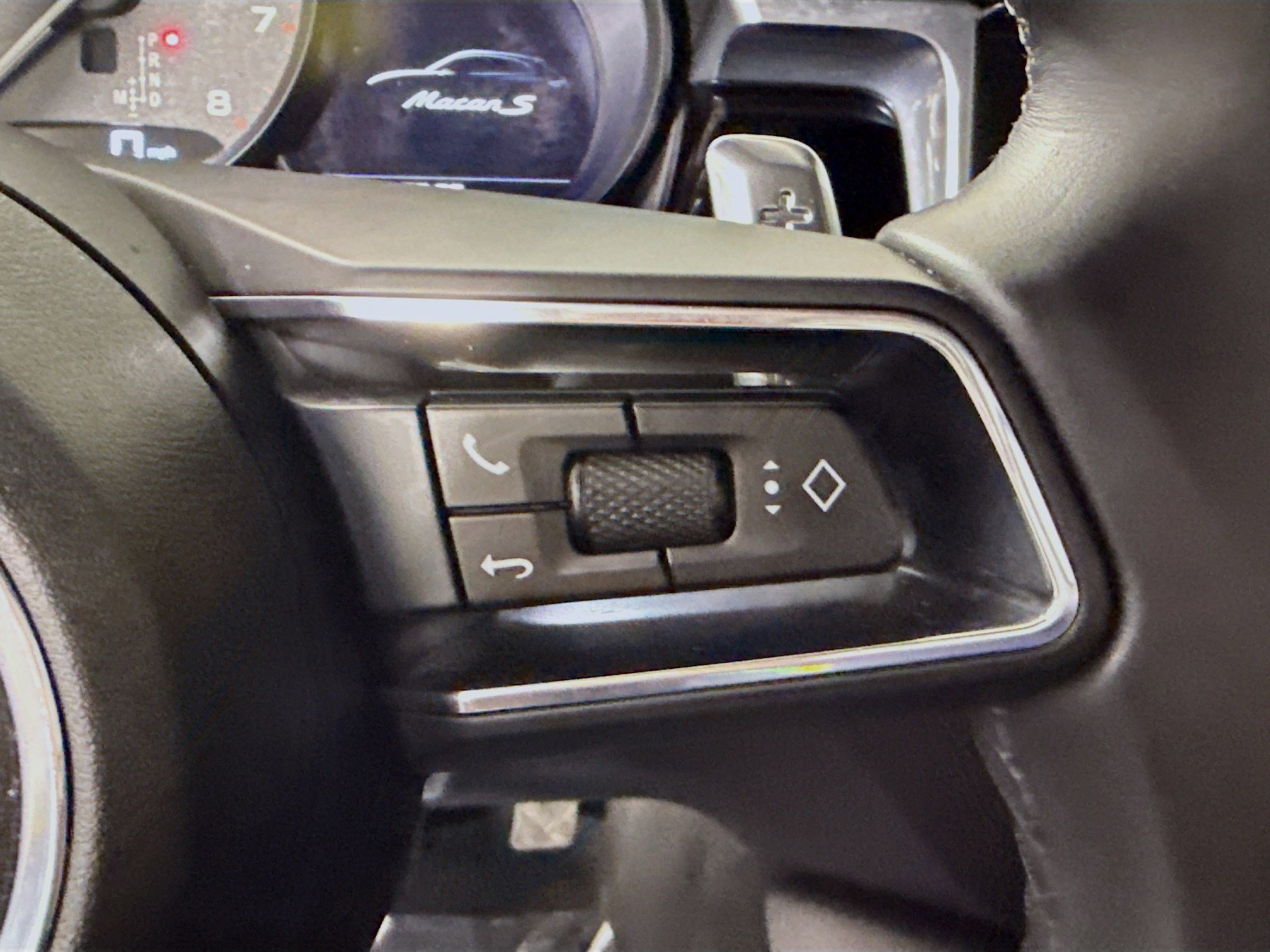 Used 2022 Porsche Macan S w/ Premium Package Plus image 15