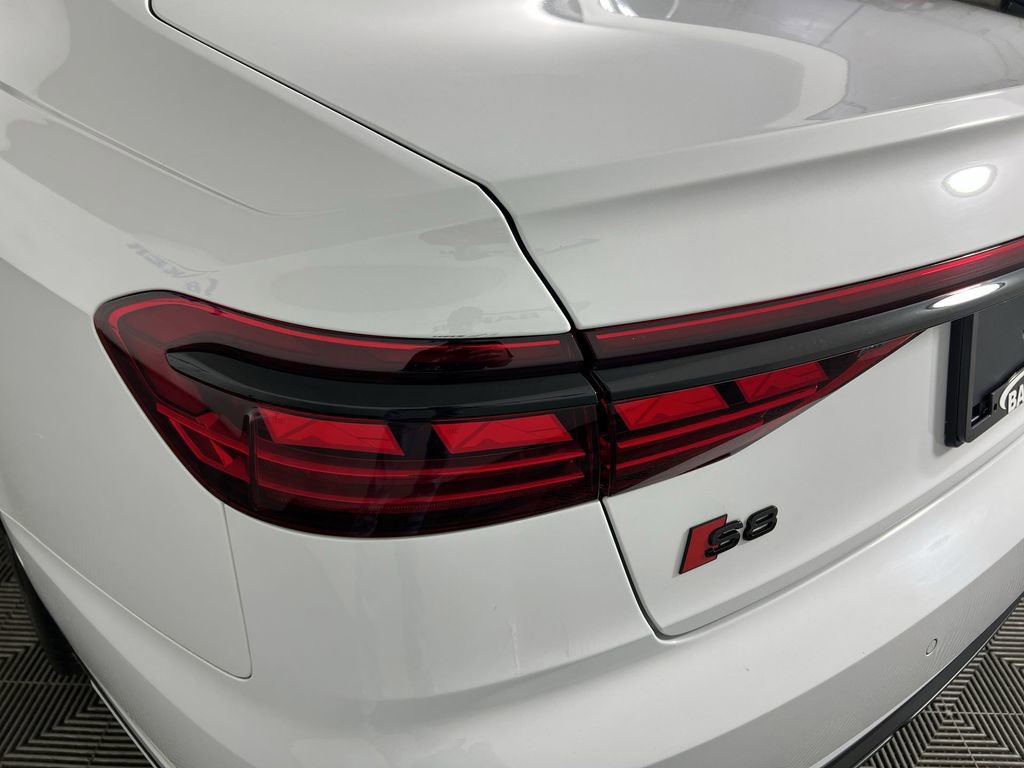 Used 2022 Audi S8 AWD/4WD image 36