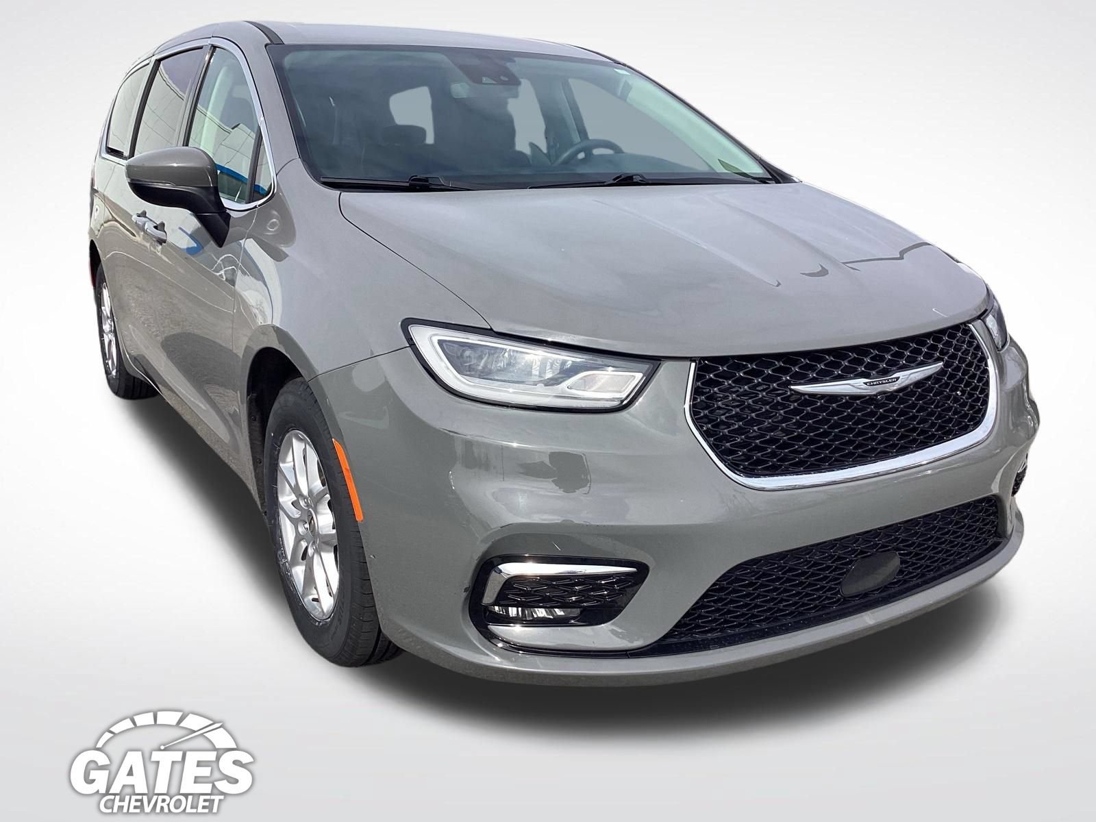 Used 2023 Chrysler Pacifica Touring-L FWD image 1