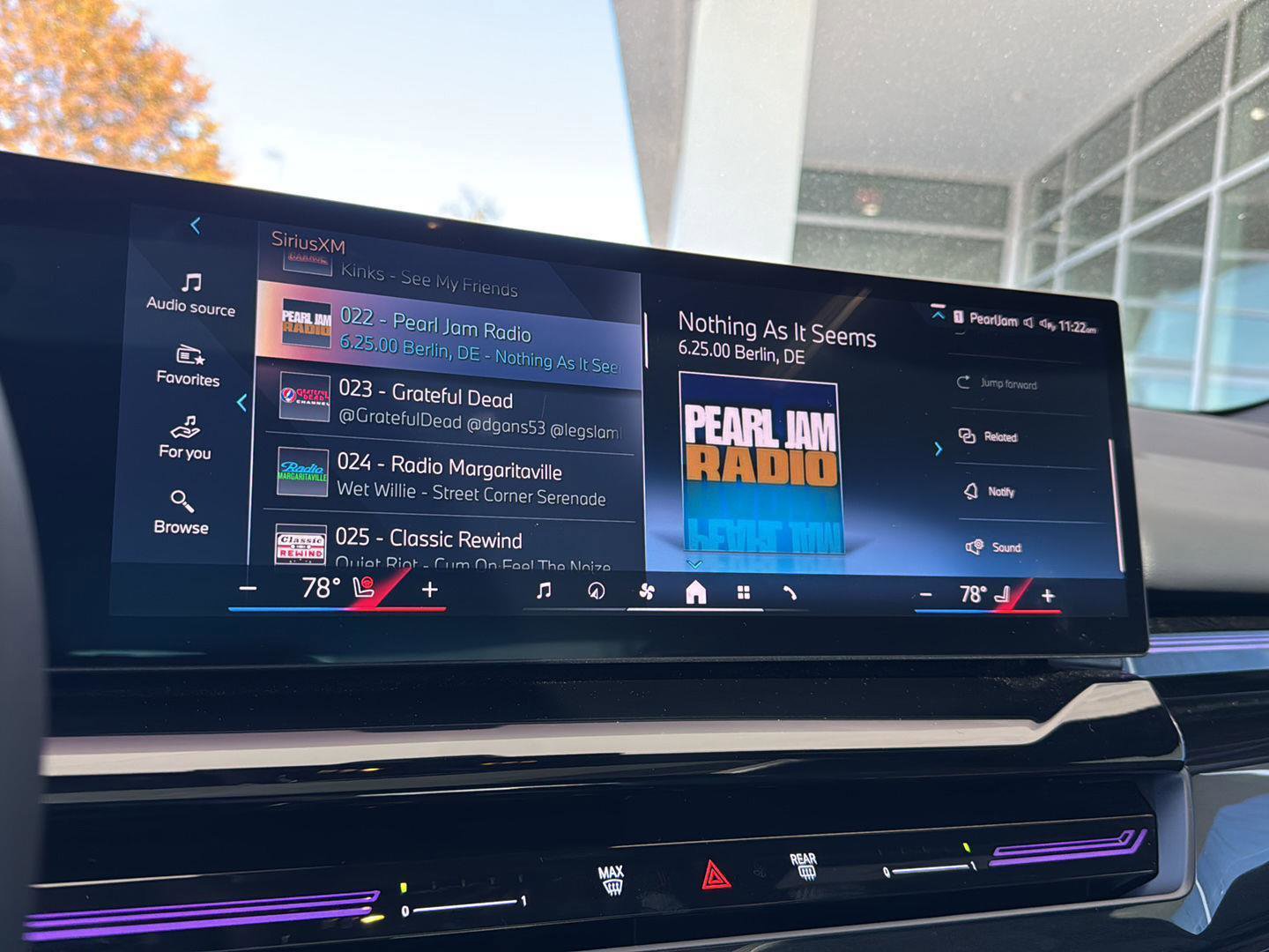 Certified 2025 BMW 530i w/ Premium Package image 23