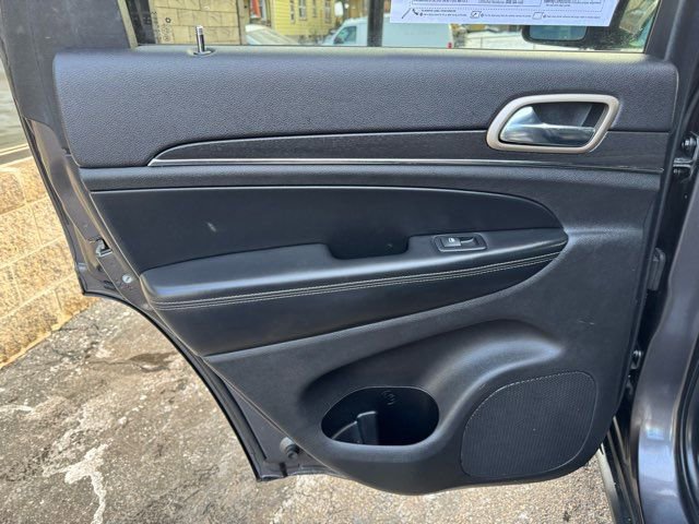 Used 2017 Jeep Grand Cherokee Limited image 20