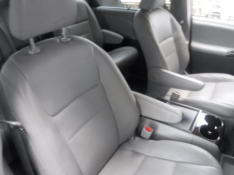 Used 2017 Toyota Sienna AWD image 25