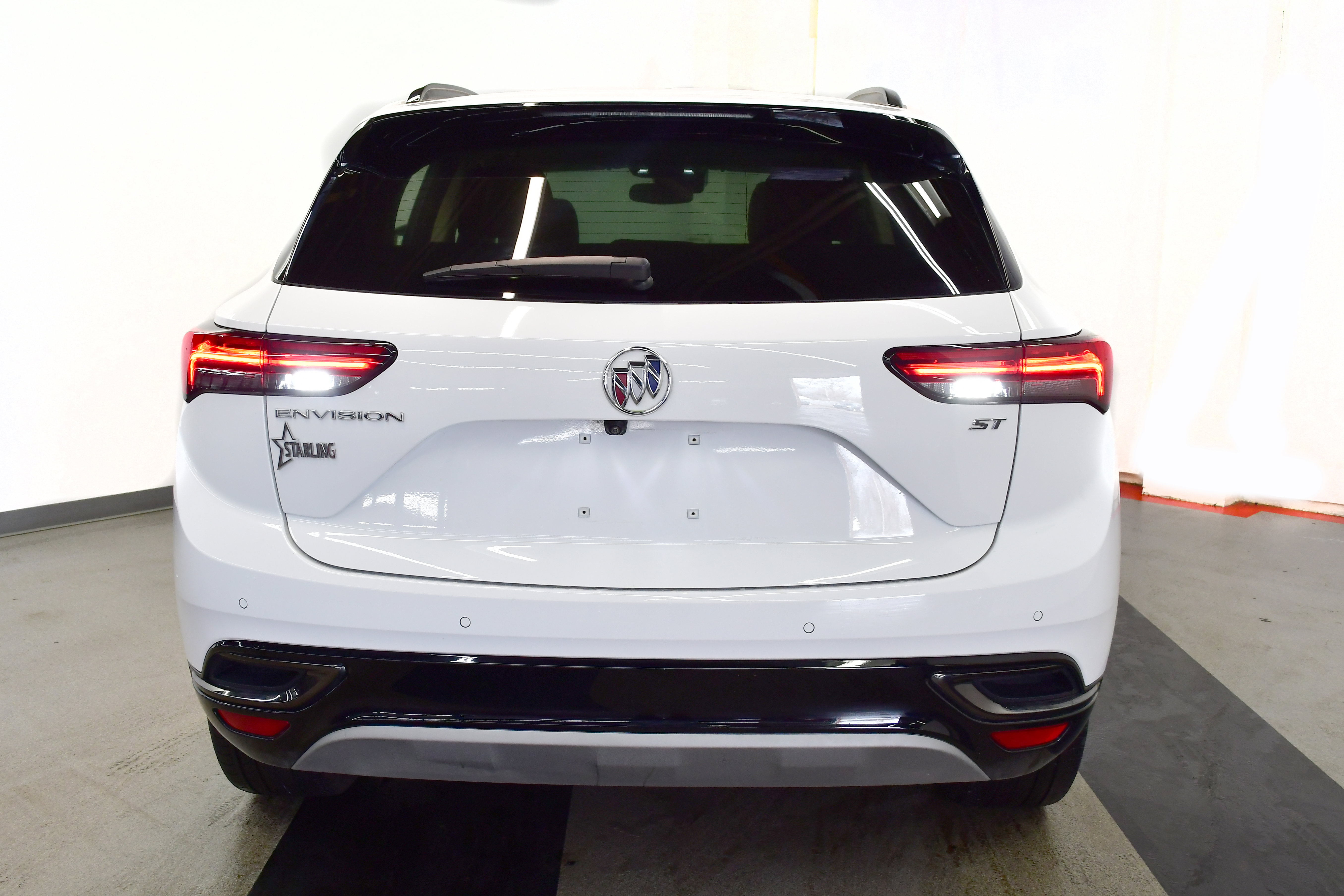 Used 2023 Buick Envision Essence w/ Sport Touring Package image 11