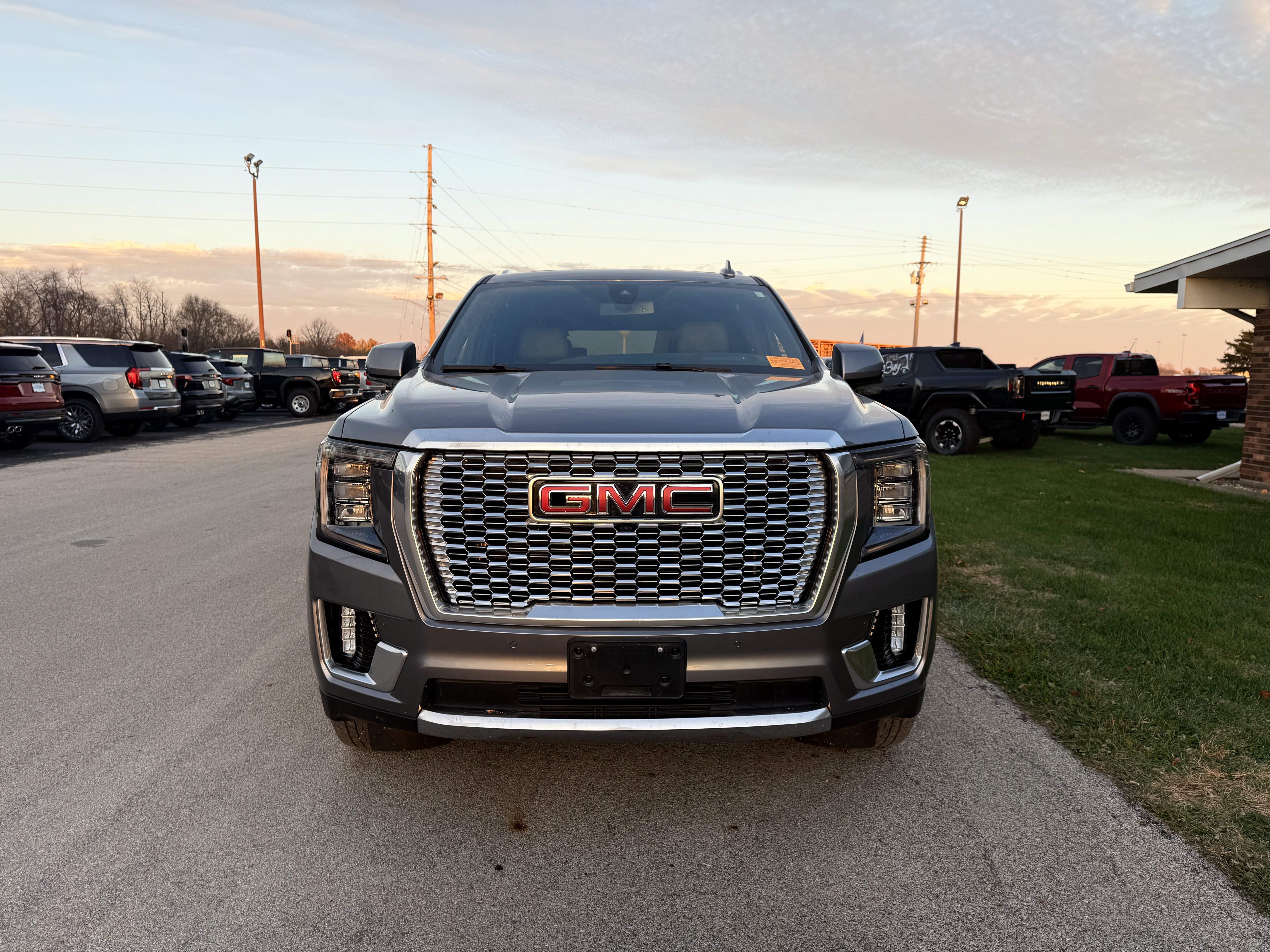 Certified 2022 GMC Yukon XL Denali image 9