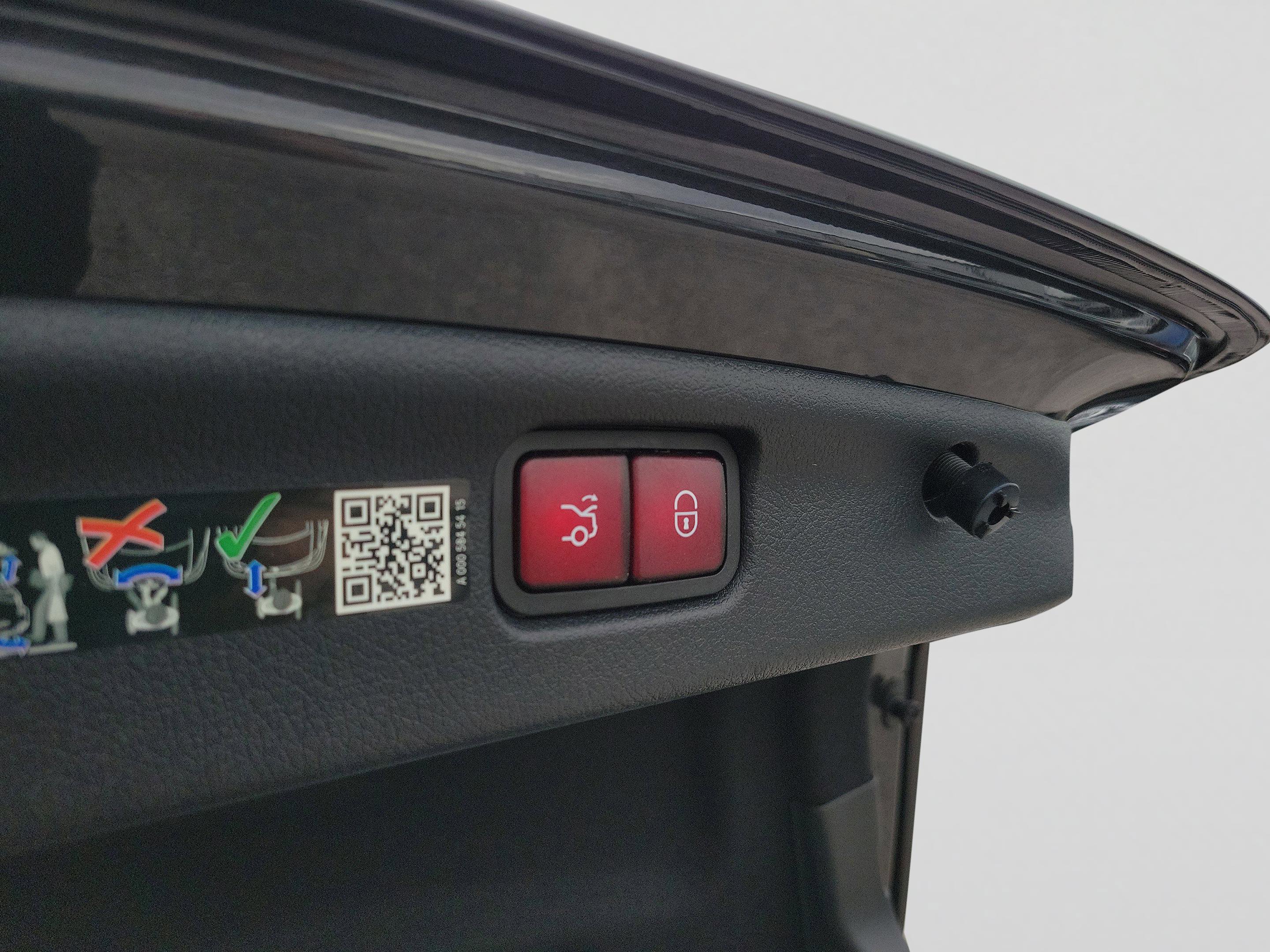 Certified 2025 Mercedes-Benz C 300 Sedan image 31