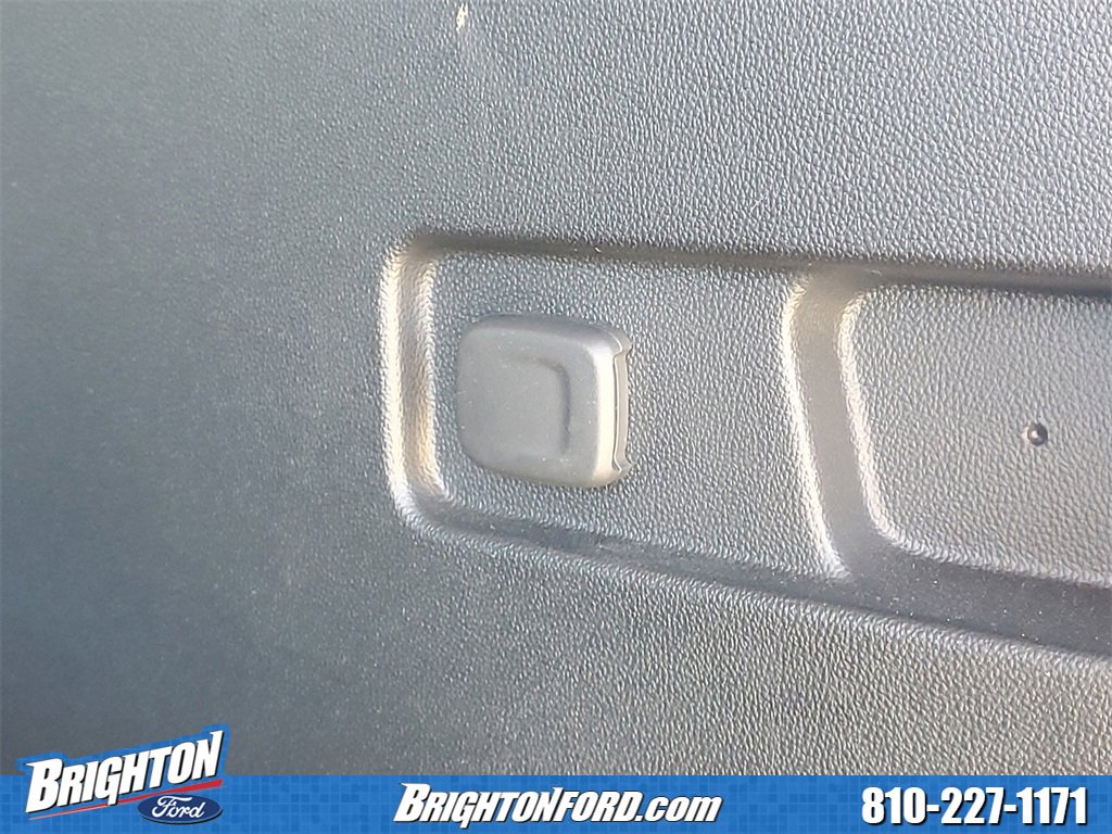 Used 2023 GMC Acadia SLE w/ Driver Convenience Package image 7