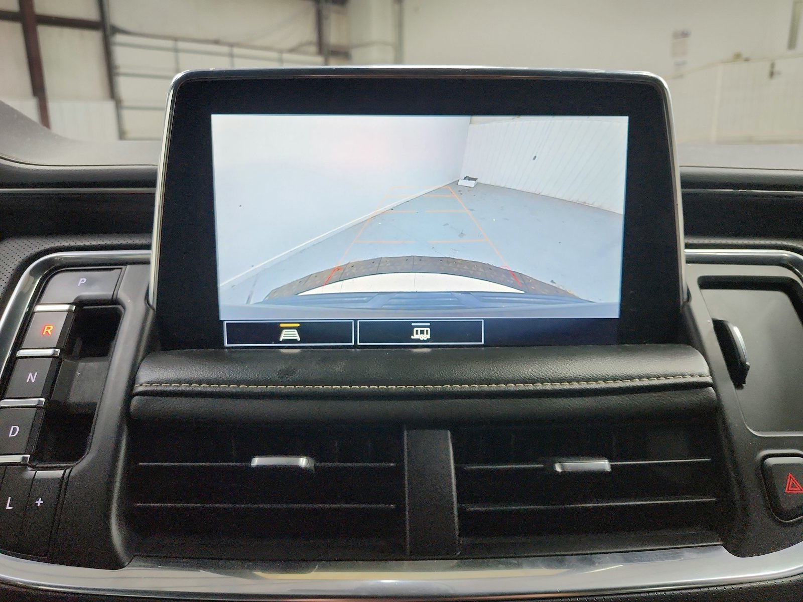 Used 2021 GMC Yukon SLT RWD image 16