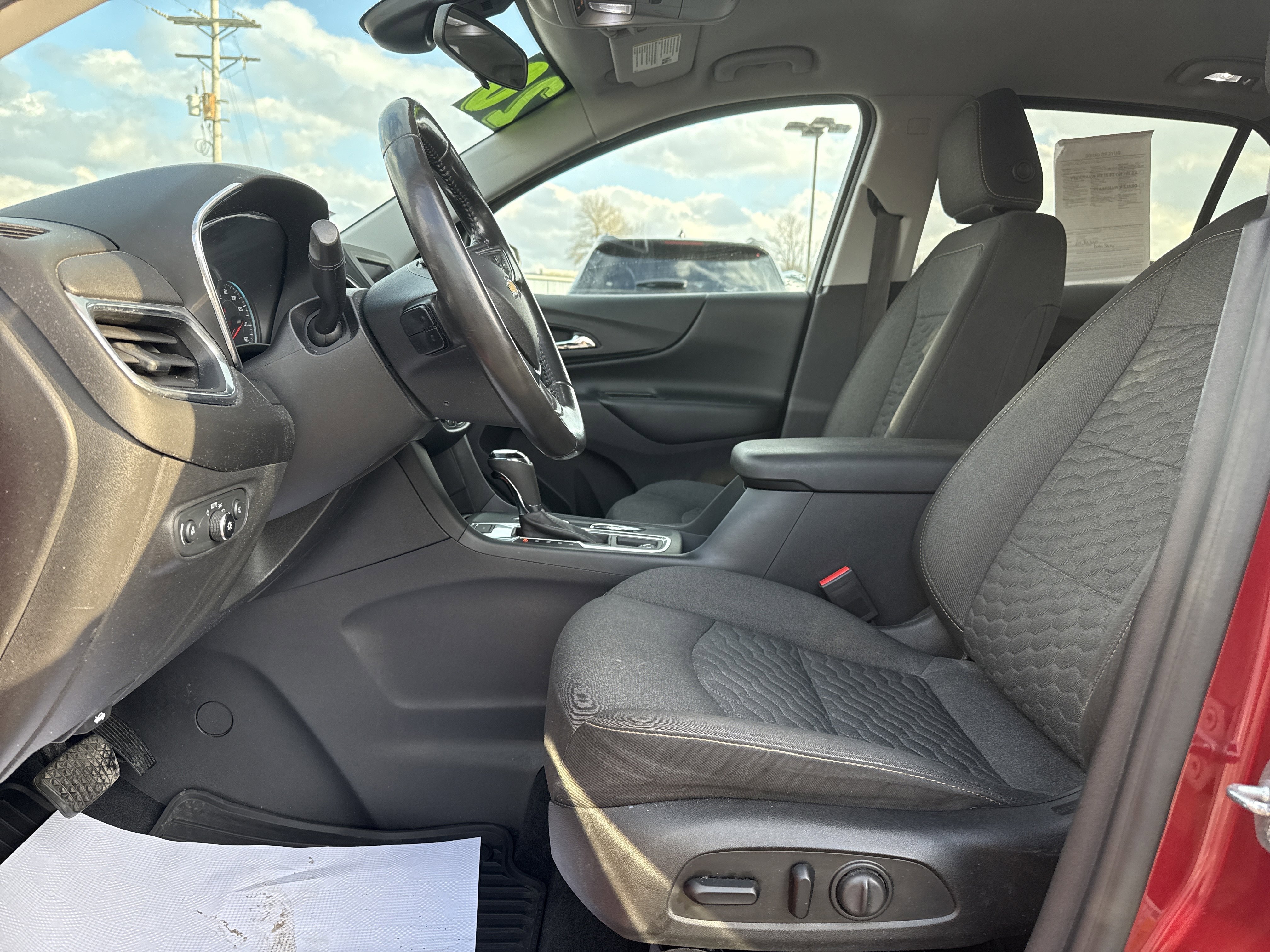 Used 2020 Chevrolet Equinox LT image 18