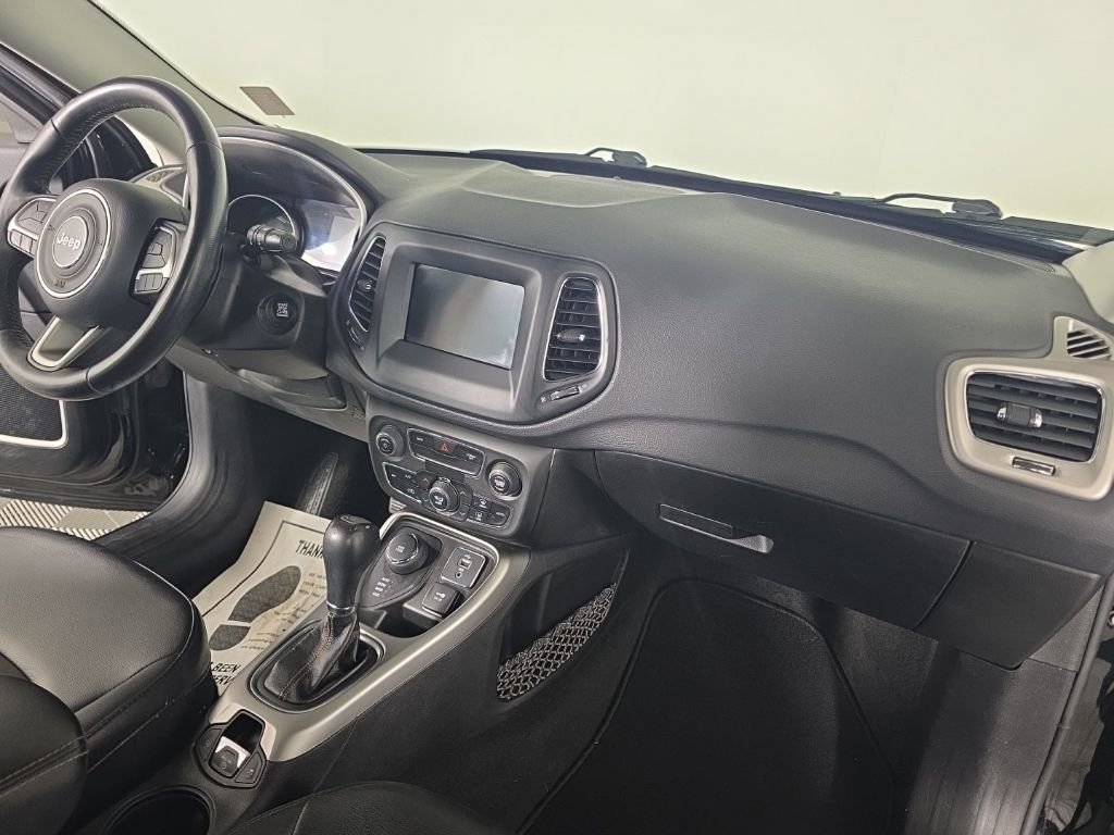 Used 2020 Jeep Compass Latitude AWD/4WD image 35