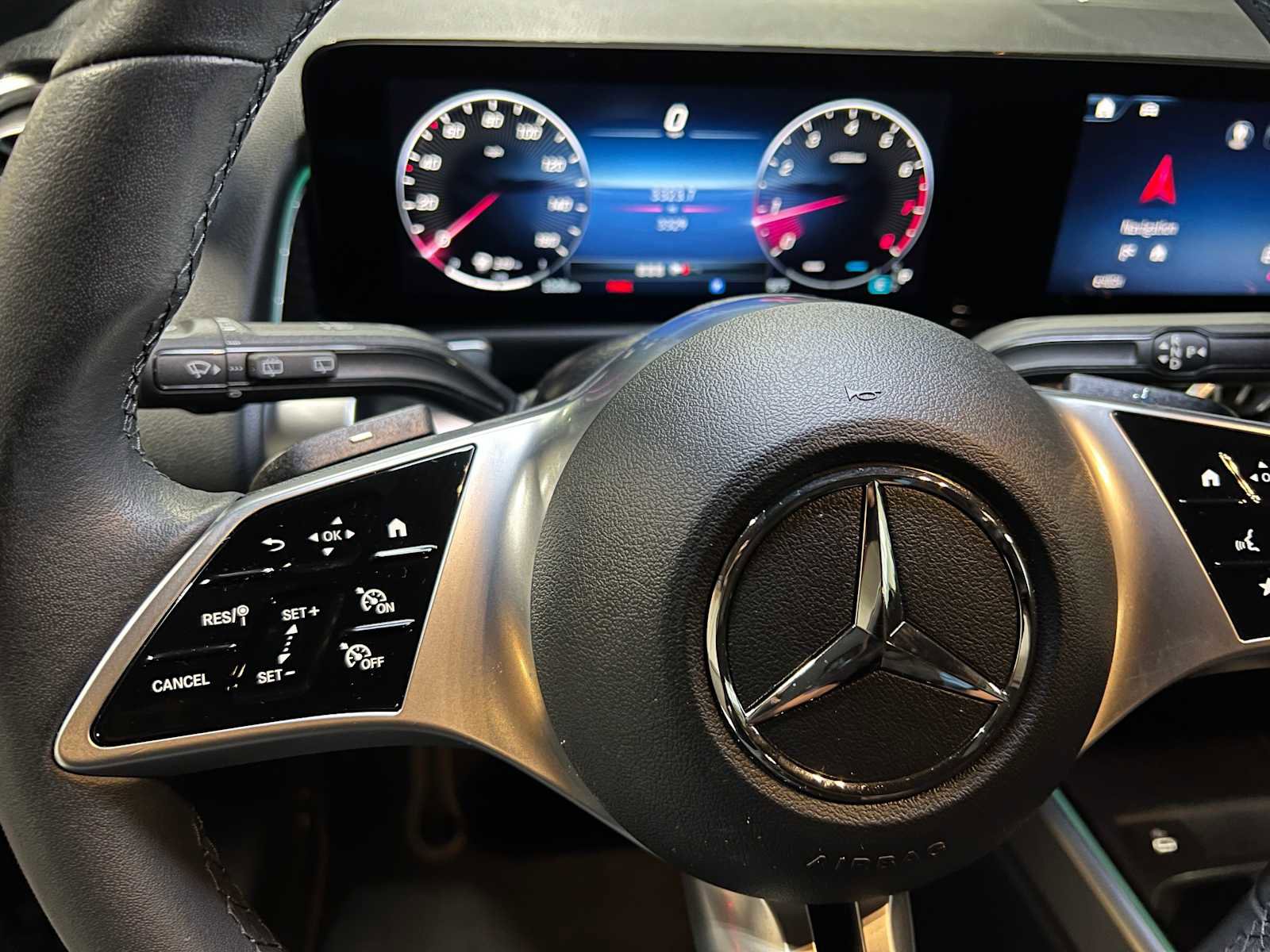 Used 2025 Mercedes-Benz GLB 250 4MATIC image 24