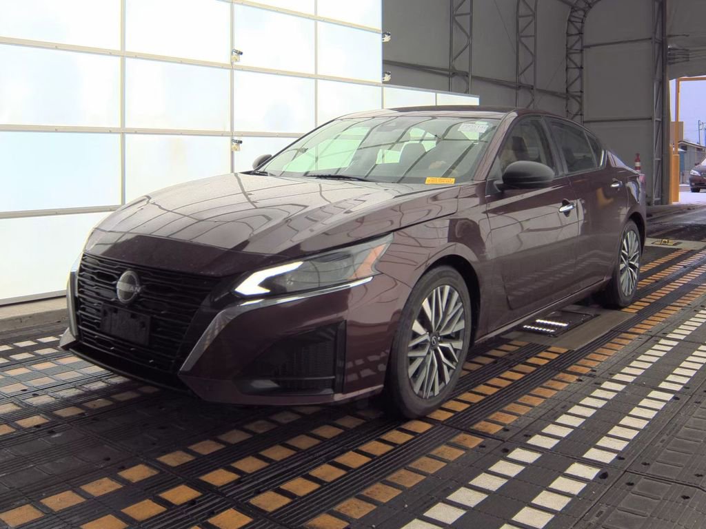 Used 2024 Nissan Altima 2.5 SV image 25