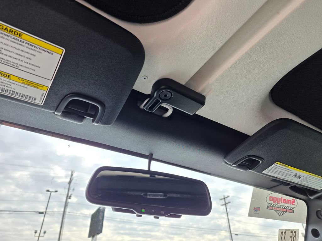 Used 2017 Jeep Wrangler Unlimited Sahara w/ Connectivity Group image 19