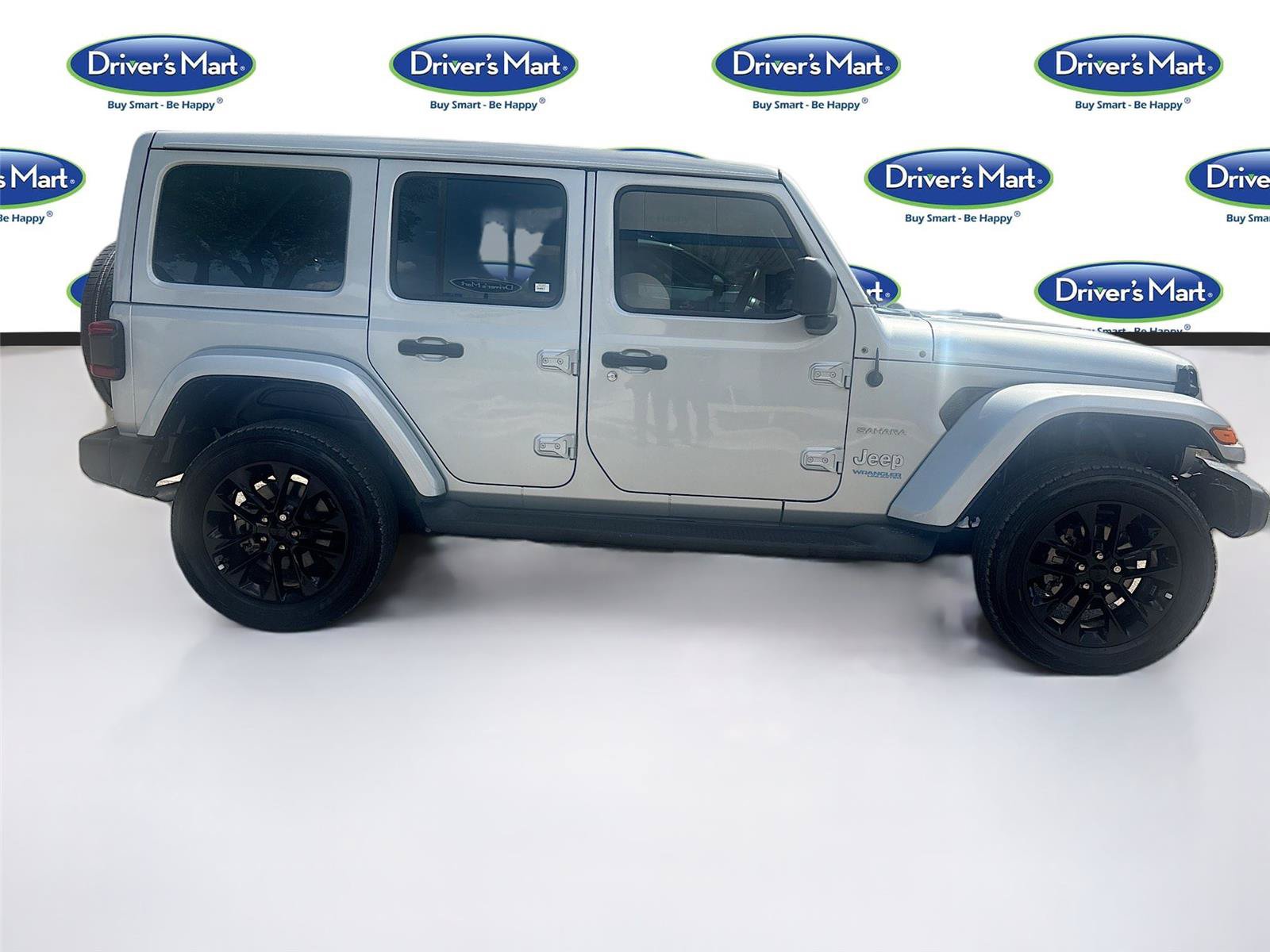 Used 2022 Jeep Wrangler Unlimited Sahara w/ Cold Weather Group AWD/4WD image 8