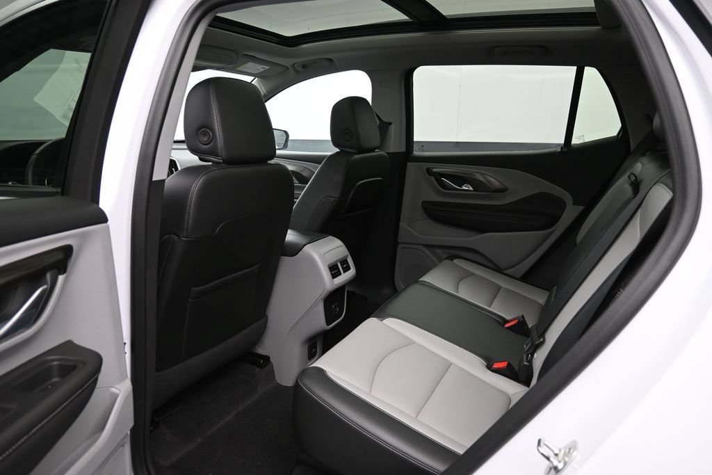 Used 2024 GMC Terrain SLT w/ Infotainment Package II AWD/4WD image 25