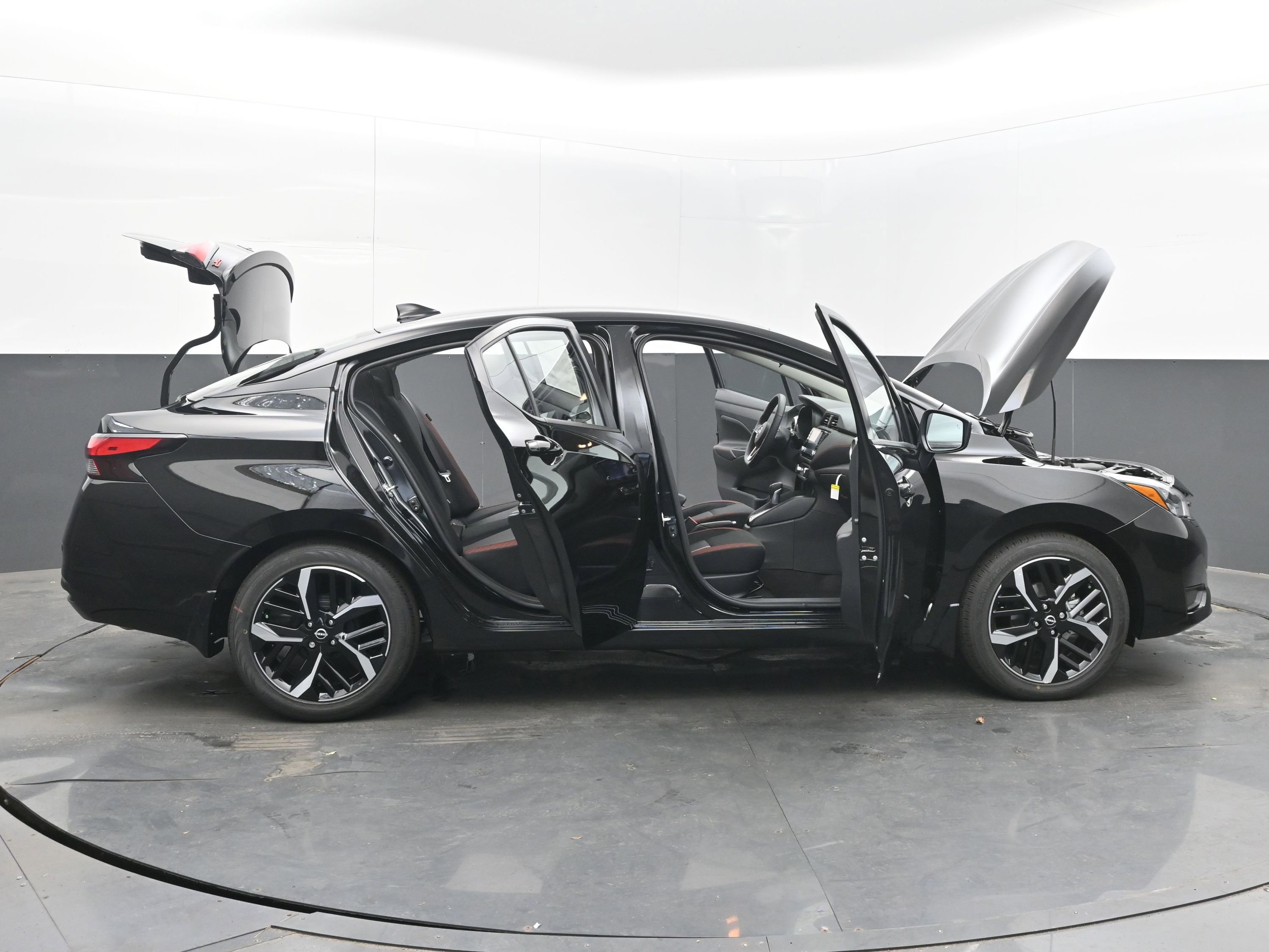 New 2025 Nissan Versa SR image 44