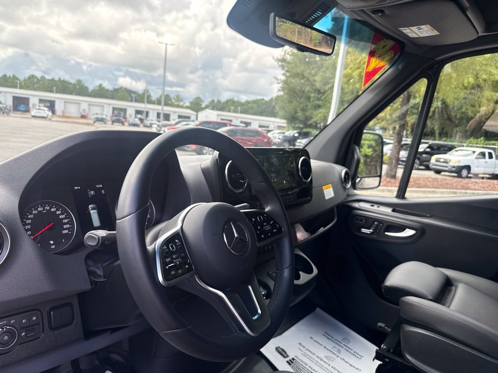 Used 2024 Mercedes-Benz Sprinter 3500 image 10