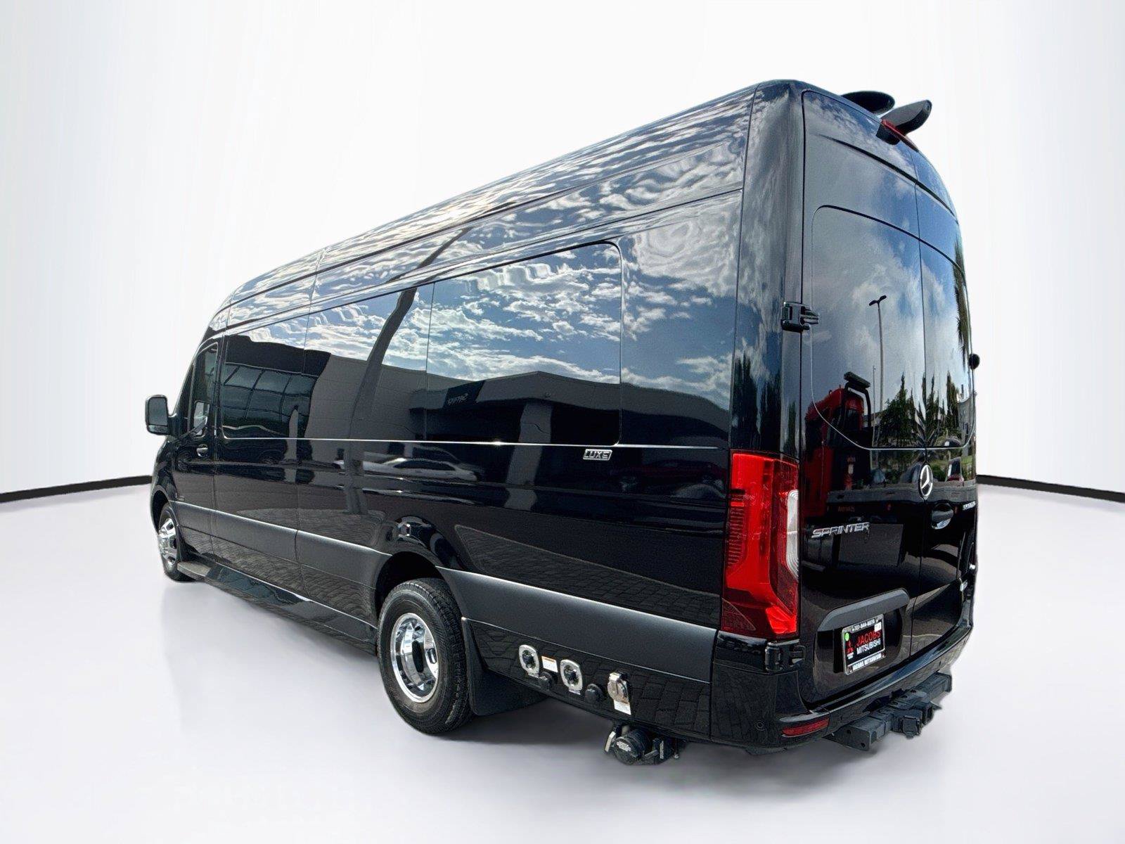 Used 2023 Mercedes-Benz Sprinter 3500 image 3