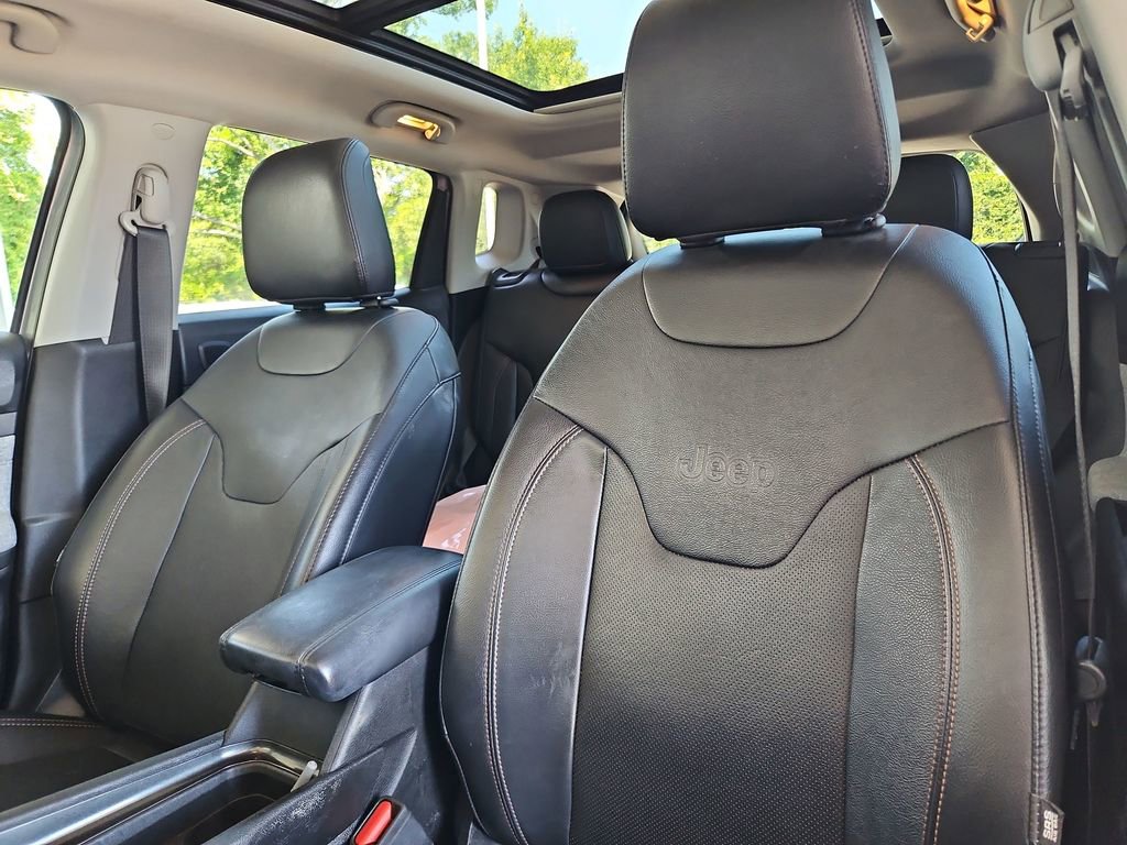 Used 2022 Jeep Compass Latitude w/ Sun and Sound Group AWD/4WD image 24