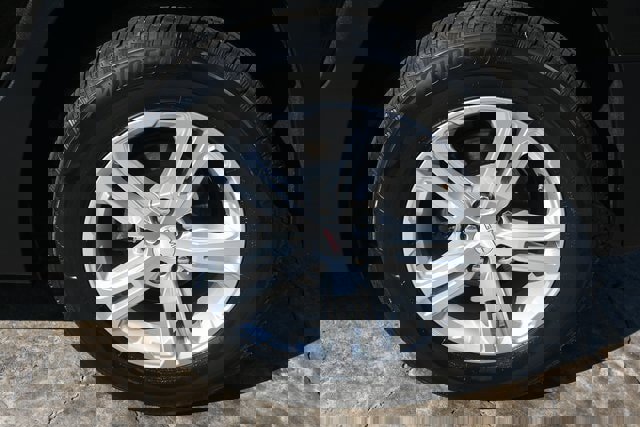 Used 2022 GMC Terrain SLE w/ Driver Convenience Package image 11