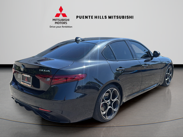 Used 2023 Alfa Romeo Giulia Veloce RWD image 5