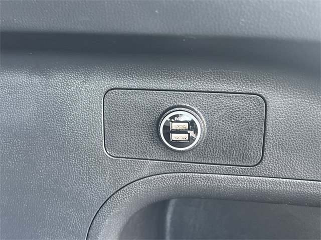 Used 2022 Toyota RAV4 XLE Premium image 32