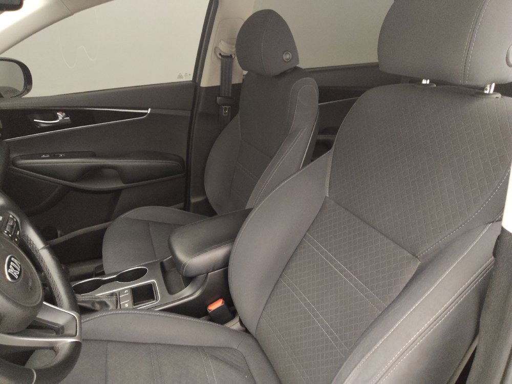 Used 2018 Kia Sorento FWD image 17