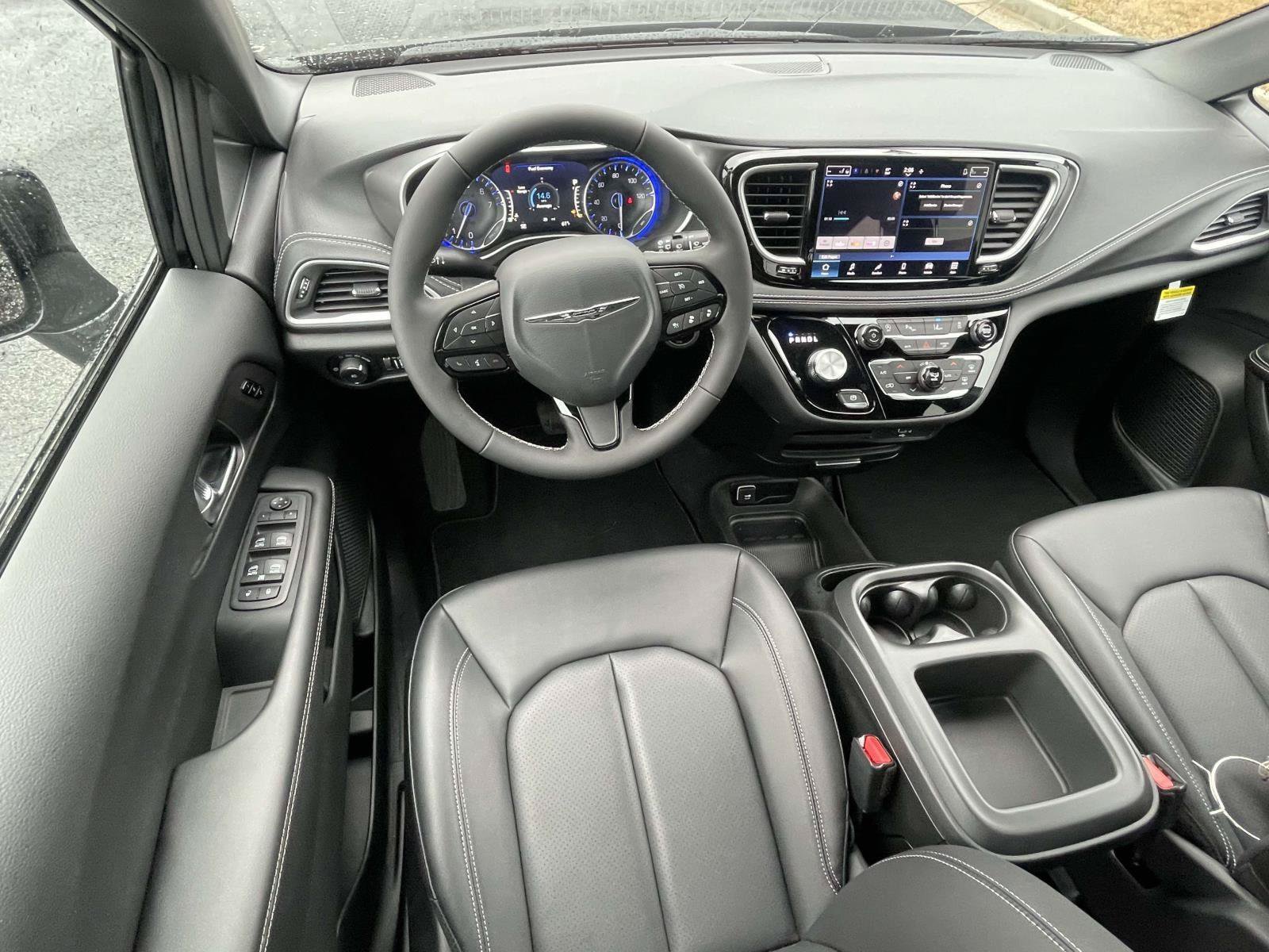 New 2026 Chrysler Pacifica Select w/ S Appearance Package FWD image 6