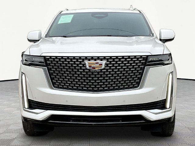 Used 2022 Cadillac Escalade Premium Luxury AWD/4WD image 2