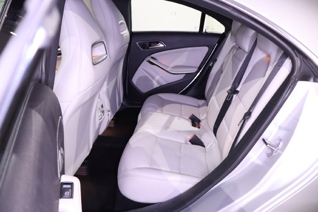 Used 2018 Mercedes-Benz CLA 250 image 28
