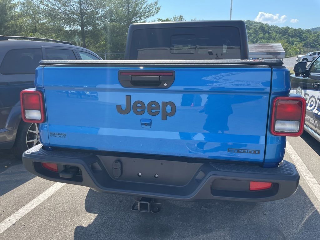 Certified 2021 Jeep Gladiator Sport AWD/4WD image 17