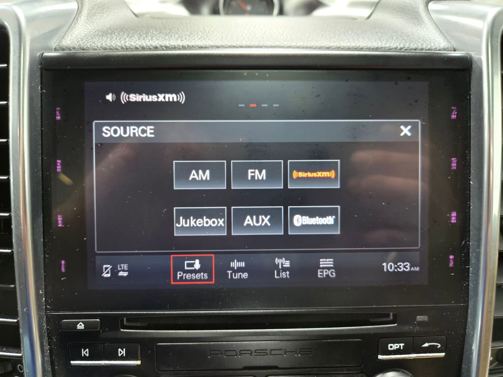 Used 2018 Porsche Cayenne image 23