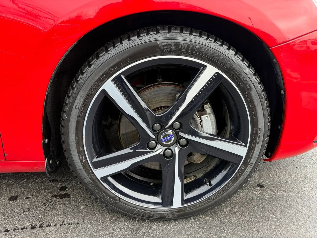 Used 2016 Volvo V60 T6 R-Design Platinum w/ Climate Package image 9