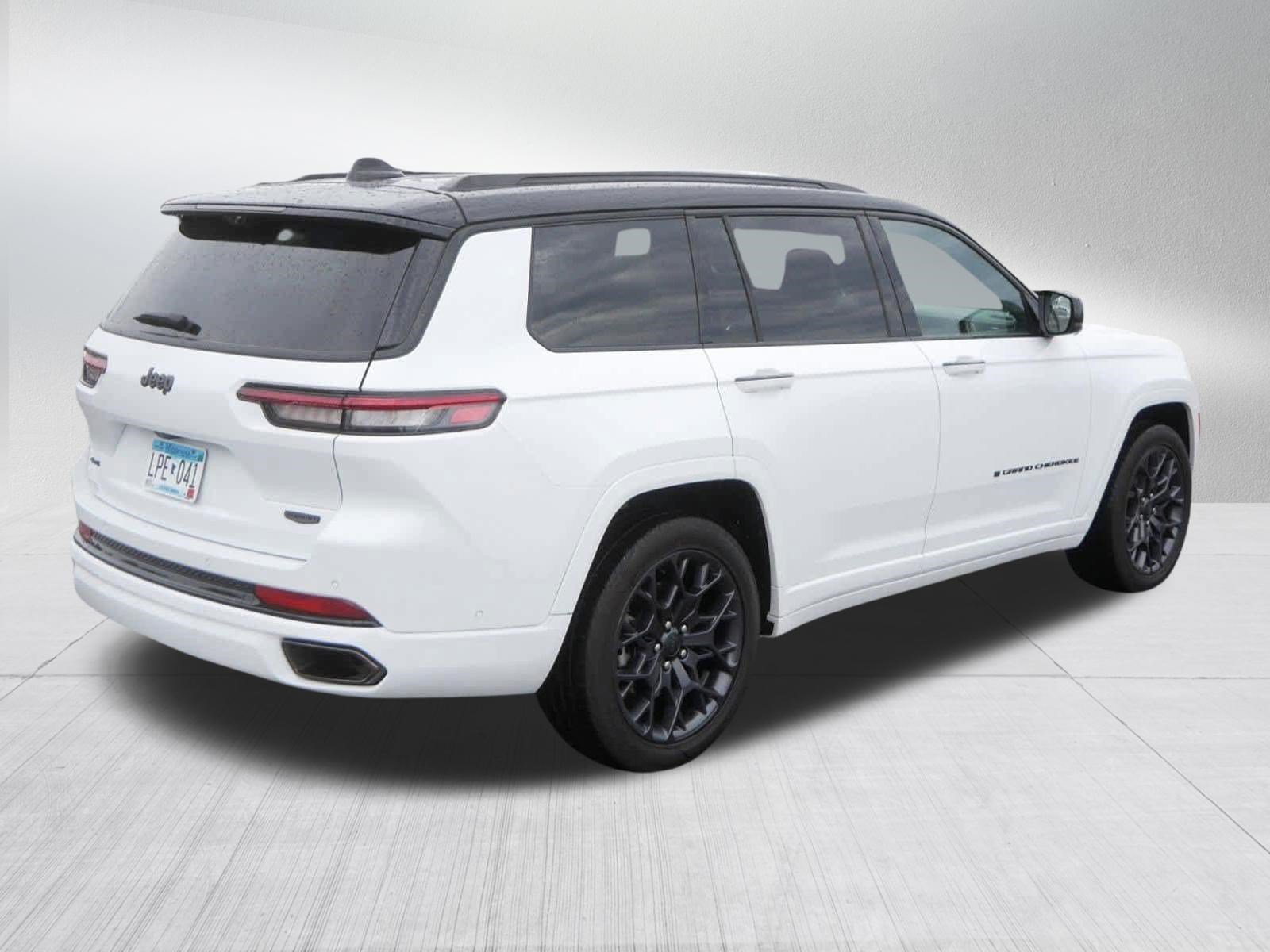 Used 2024 Jeep Grand Cherokee L Summit AWD/4WD image 7