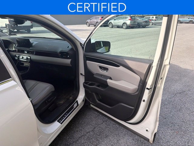 Used 2025 Honda Pilot EX-L image 16