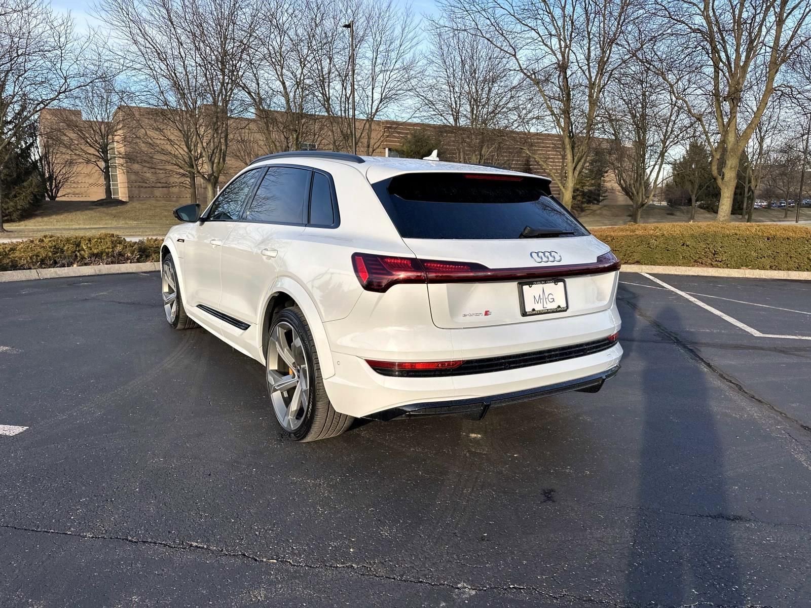 Used 2023 Audi e-tron S Premium Plus w/ Black Optic Package image 5