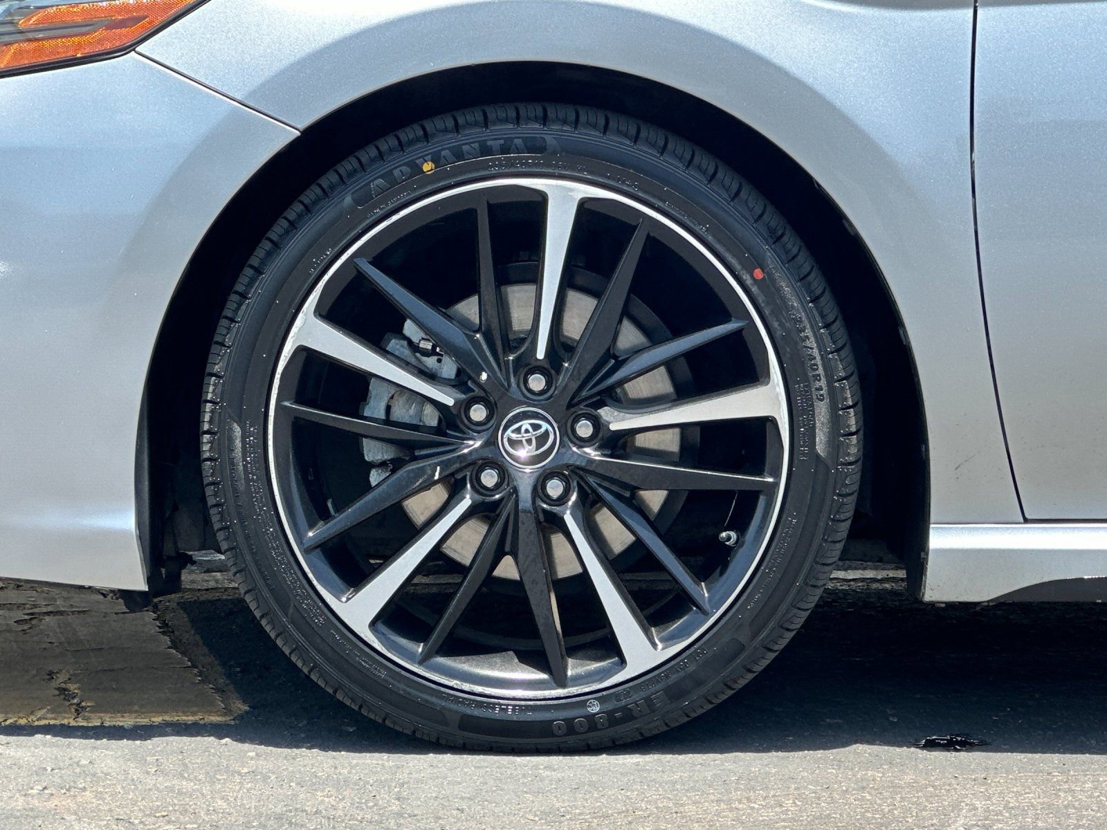 Used 2018 Toyota Camry XSE FWD image 23