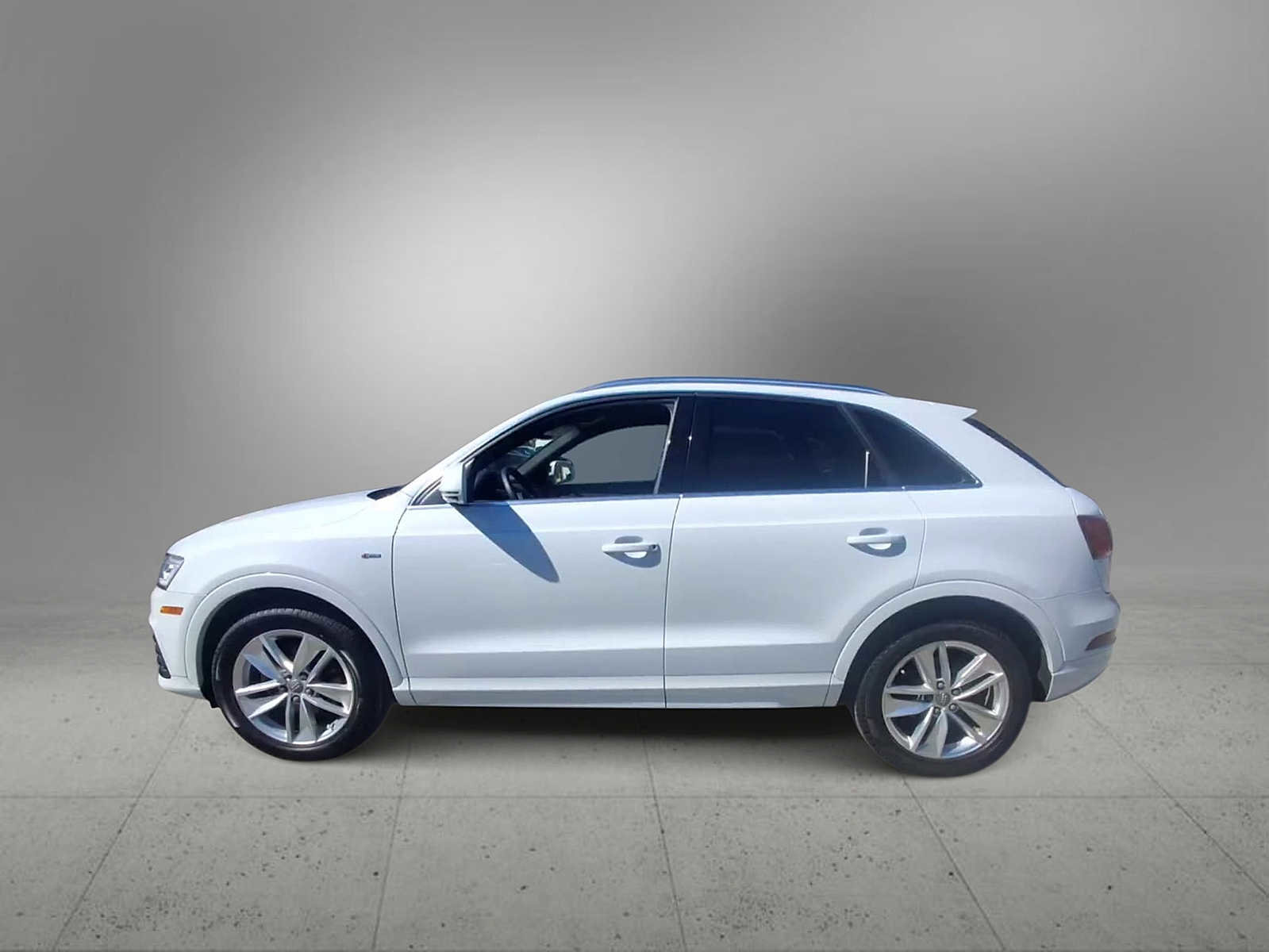 Used 2018 Audi Q3 2.0T Premium Plus w/ Premium Plus Package image 5