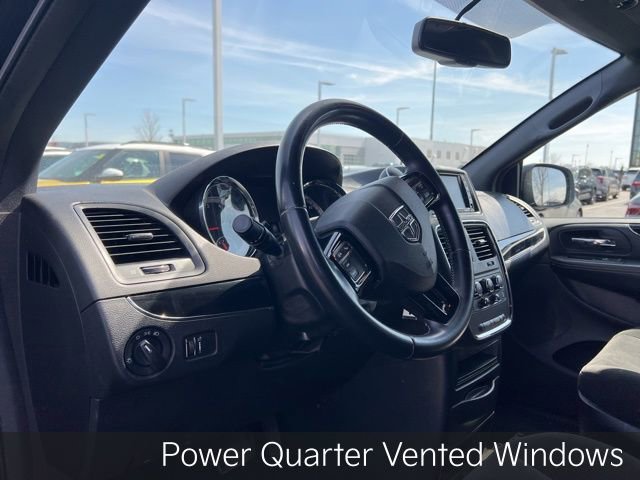 Used 2016 Dodge Grand Caravan SE image 9