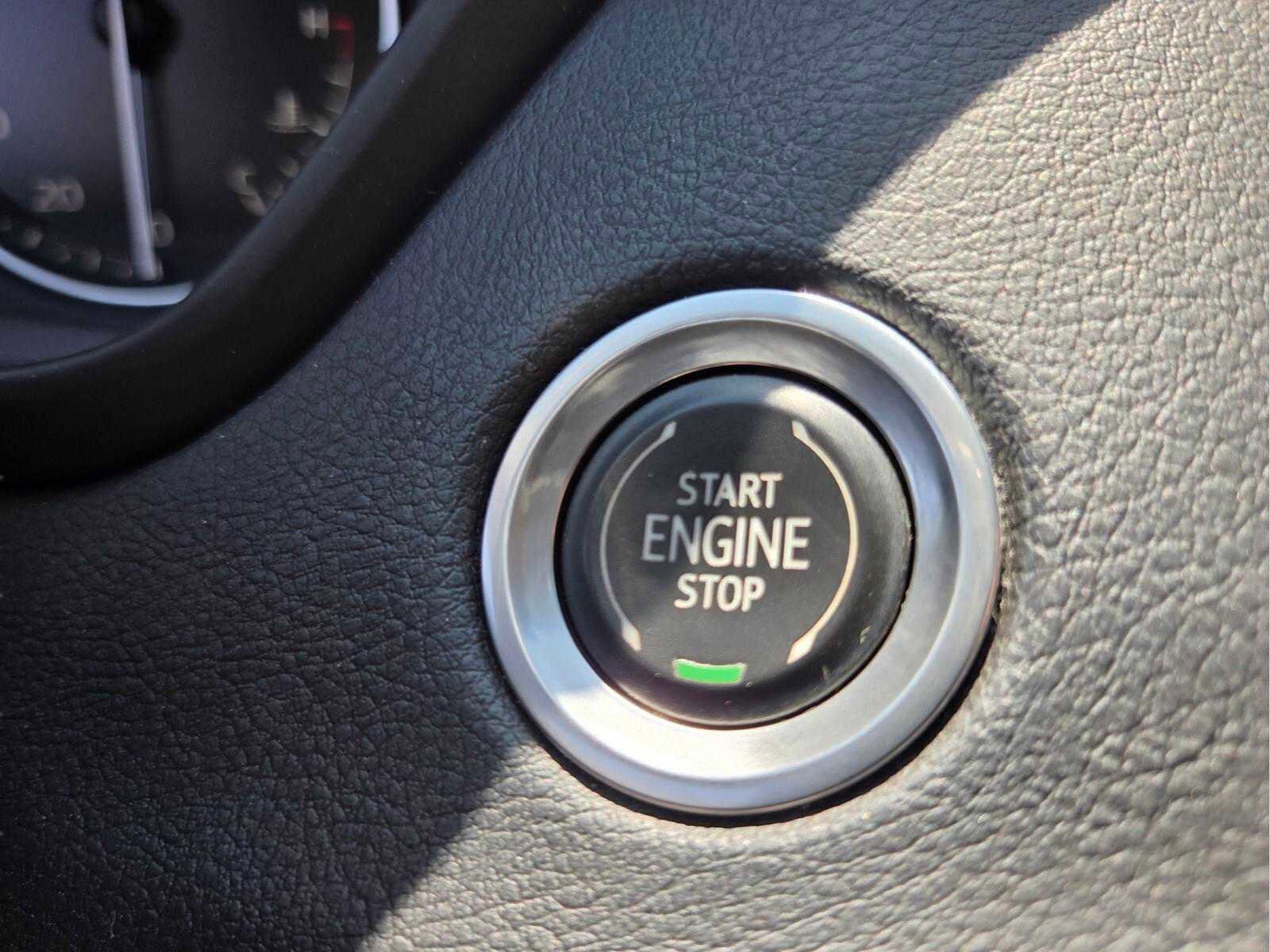 Used 2021 Cadillac XT4 Premium Luxury w/ Cold Weather Package image 28