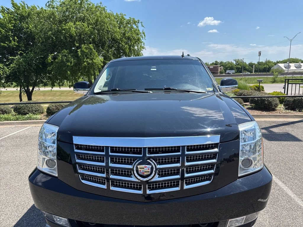 Used 2012 Cadillac Escalade ESV Luxury AWD/4WD image 4